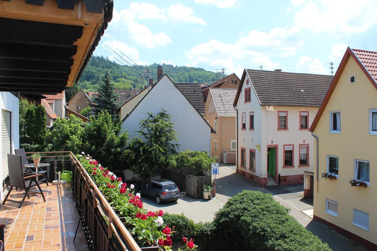 Gasthof Und Pension Zum Loewen Hirschberg an der Bergstrasse Exterior photo